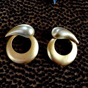 Darling, fun Diane Von Furstenberg earrings!